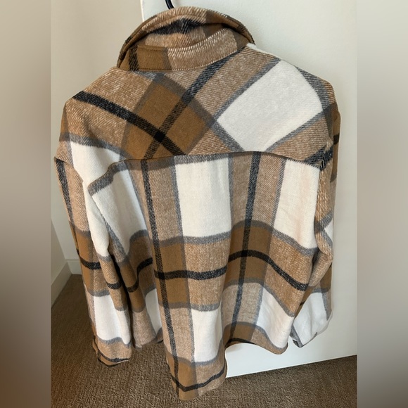 Plaid Shacket size small - Picture 2 of 2